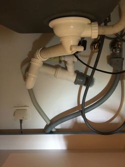 Instalacja syfonu umywalki z zmywarką: Rura fi 50 czy fi 32? Stałe czy elastyczne?
