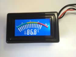 Mały i uniwersalny, elektroniczny termometr panelowy Mały i uniwersalny, elektroniczny termometr panelowy