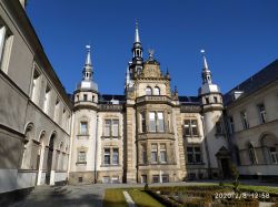 Jaki telefon do 800 zł? Wytrzymałość, bateria, aparat - Note 8T vs G7 Power