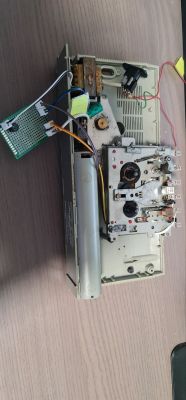 Podłączanie głowicy odczytującej/zapisującej i kasującej magnetofonu