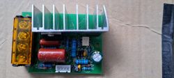 Power Controller for Fan or Heaters Power controller with large heatsink and yellow terminal.