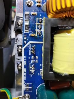 Eventek KPS3010D - pęknięty termistor NTC 5D-15 i wywalanie bezpieczników