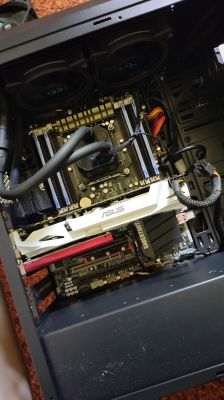 Bąbel powietrza w bloku chłodzenia wodnego Alphacool RGB 240CPU - czy to norma?