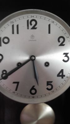 Zegar wahadłowy ścienny - zegar przestał działać.