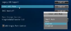 Zrzut ekranu z BIOS z zaznaczoną opcją Intel xHCI Mode ustawioną na Enabled.