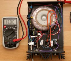 Zasilacz Stabilizowany 13.8V 10/12A ZS10 SCHEMAT/ZDJĘCIA