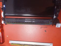Kyocera Ecosys M5526 cde - brudzi wydruki, pasy na wydrukach