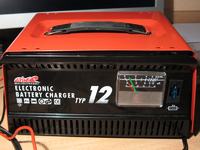 Ładowanie akumulatora prostownikiem - pytanie