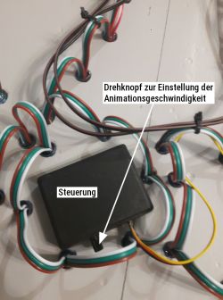 LED-Glockensteuerung mit Anpassung Steuerung mit Kabeln und Potentiometer zur Einstellung der Animationsgeschwindigkeit.