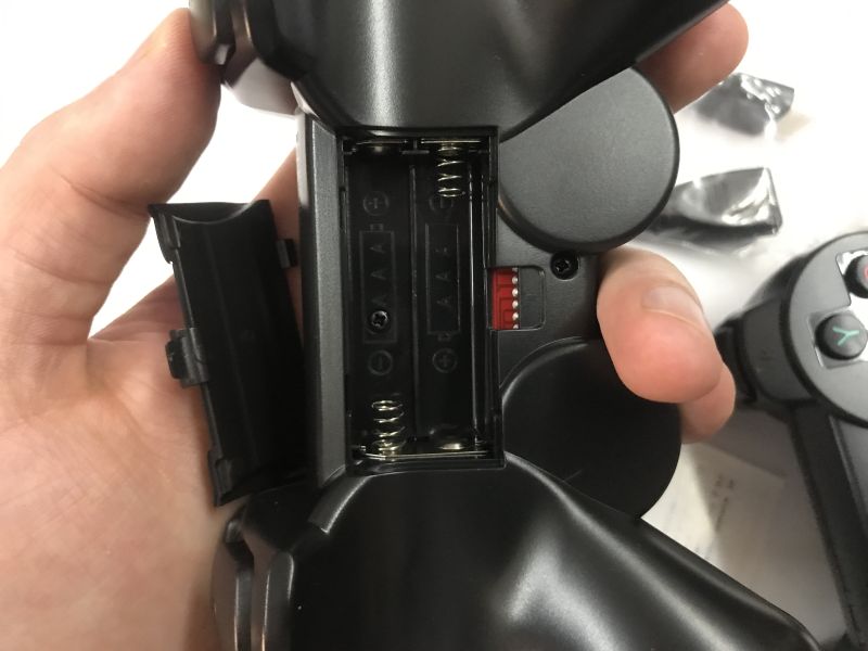 Minitest and interior presentation - retro M8 console/emulator with two pads, RetroArch