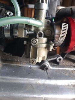 Skuter 2t Peugot Buxy Gaznik/brak mozliwosci regulacji