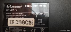 Tabliczka znamionowa telewizora Skymaster 32SH1000-N23 z informacjami technicznymi.