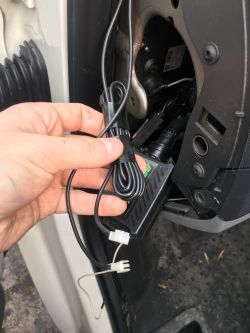 VW T5 2003: Jak wyłączyć alarm bez kluczyka? Szukam serwisu w Lublinie