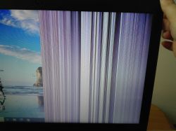 Laptop lenovo ideapad 310 - Ekran na połowie raz działa raz nie działa