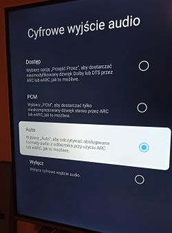 Menu ustawień dźwięku cyfrowego na ekranie telewizora z zaznaczoną opcją Auto.