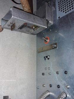 Jeden sterownik kilka silników trójfazowych, sterowanie tylko dwoma fazami