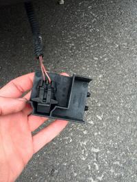 Opel Vivaro - Co to za część zwisająca spod zderzaka?