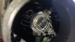 BMW E90 328i 2007r.: Błąd świecących żarówek H7 mimo wymiany na LEDowe i żarnikowe