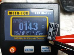 Ujemna wartość ESR w kondensatorze stałym 22µF/250V - pomiar, przyczyny i możliwe konsekwencje