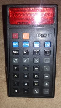 Kalkulator programowalny z MC14009, z ciągłą pamięcią programu i danych