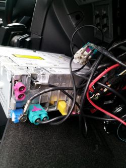 Golf 7 MK7: Jak podłączyć oryginalną antenę GSM do radia DP MIB 2?