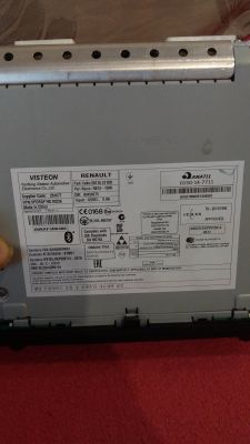 Visteon 281077 / R013 - X07 - Radio R & GO from Renault Twingo III in a diff