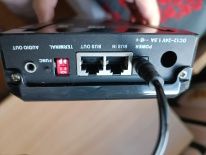 Reprogramowanie wyświetlacza reklamowego Y-900 po długotrwałym wyłączeniu