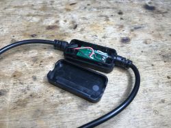 Wodoodporny pasek LED RGB na USB z Bluetooth (i podobno WiFi? jednak nie) Wodoodporny pasek LED RGB na USB z Bluetooth (i podobno WiFi? jednak nie)