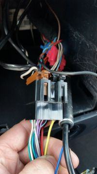 Skoda Fabia 2001: Pioneer MVH-160UI Radio Auto On/Off with Key - Wiring Configurations