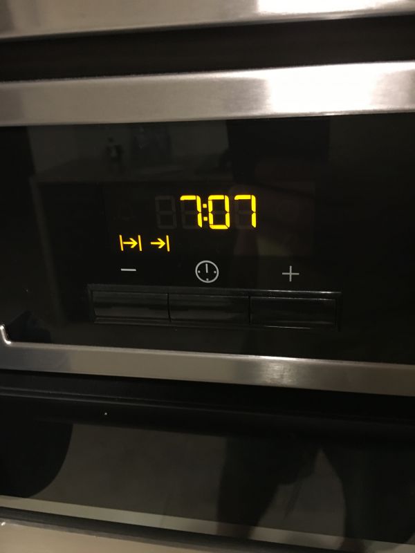 Ustawianie zegara w piekarniku Electrolux EEA545PO - instrukcja