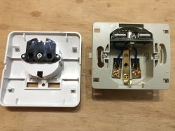 Gniazdo elektryczne z wbudowaną, dwuportową ładowarką USB - mini test + teardown Gniazdo elektryczne z wbudowaną, dwuportową ładowarką USB - mini test + teardown