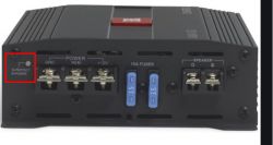 Wzmacniacz wyłącza się - Uruchamia się zabezpieczenie wzmacniacza przy większym 