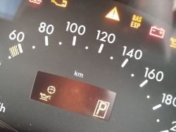 Dlaczego Mercedes A 140 nie zawsze uruchamia się i czy to wina szczotek?