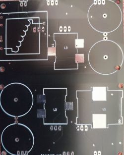 Płytka drukowana wzmacniacza mocy subwoofera z oznaczeniami L1, L2 i L3