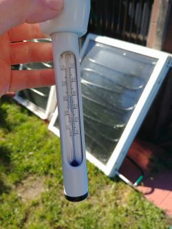 Fotowoltaiczny zestaw do zasilania solarnego ogrzewania basenu Fotowoltaiczny zestaw do zasilania solarnego ogrzewania basenu