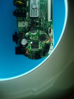 Warsztatowa lampa z lupą - prezentacja