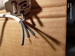 The Lucky Hawk 8204 USB power supply splitter, again about product safety
