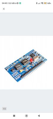 Niebieska płytka elektroniczna z wyprowadzeniami PIN oraz podzespołami elektronicznymi, takimi jak układy scalone i dioda LED.