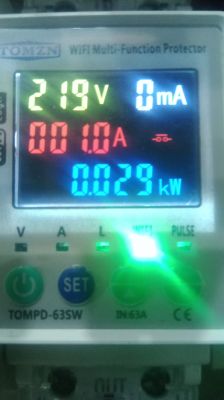 Color display of the TOMPD 63SW device showing electrical measurements.