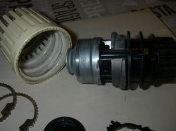 Danfoss Thermostatic Radiator Valve Head: Hard to Turn, Disassembly, Cleaning & Lubrication Tips