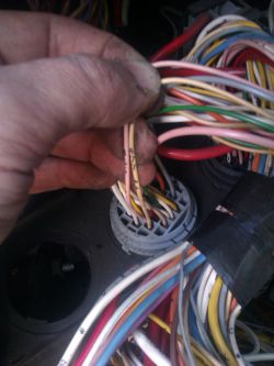 Berlingo 2.0HDi 2000r - prędkościomierz nie działa, zwarcie na przewodzie sygnał