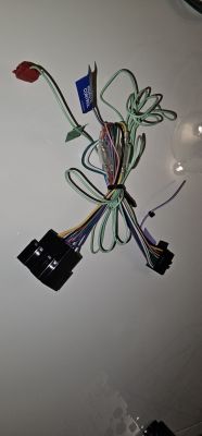 Audi A4 B6 - Podłączenie radia PIONEER: problem z brakiem dźwięku i działaniem anteny