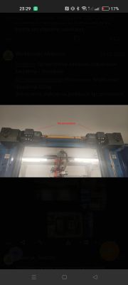 Zdjęcie pokazuje dwa silniki zamontowane na niebieskiej konstrukcji z napisem 