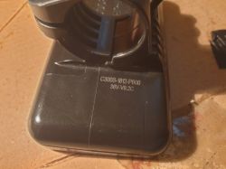 Zbliżenie na sterownik roweru elektrycznego z oznaczeniami C300S-1812-P900 i 36V-V9.2C.