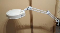 Warsztatowa lampa z lup± - prezentacja Warsztatowa lampa z lup± - prezentacja