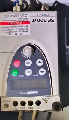 Do sprzedania Falownik Sumitomo SF-3204 SP3212-A10 0.4kW – sprawny, gotowy do pracy