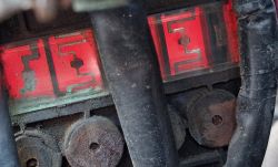 Mitsubishi Colt 2011 1.3 - dołożony kabel od bezpiecznika do ODB zasila grzanie szyby, centralny?