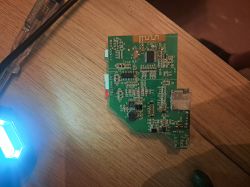 Blaupunkt BT40BB – gdzie podłączyć zasilanie po wyrwaniu gniazda micro USB?