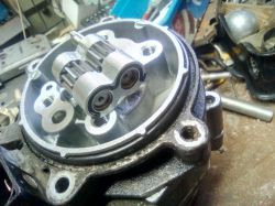 Jak rozpoznać pompę Koyo na zdjęciach z VW Fox 2007?