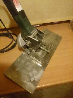 Przystawka do ciecia płytek pod kątem. Przystawka do ciecia płytek pod kątem.